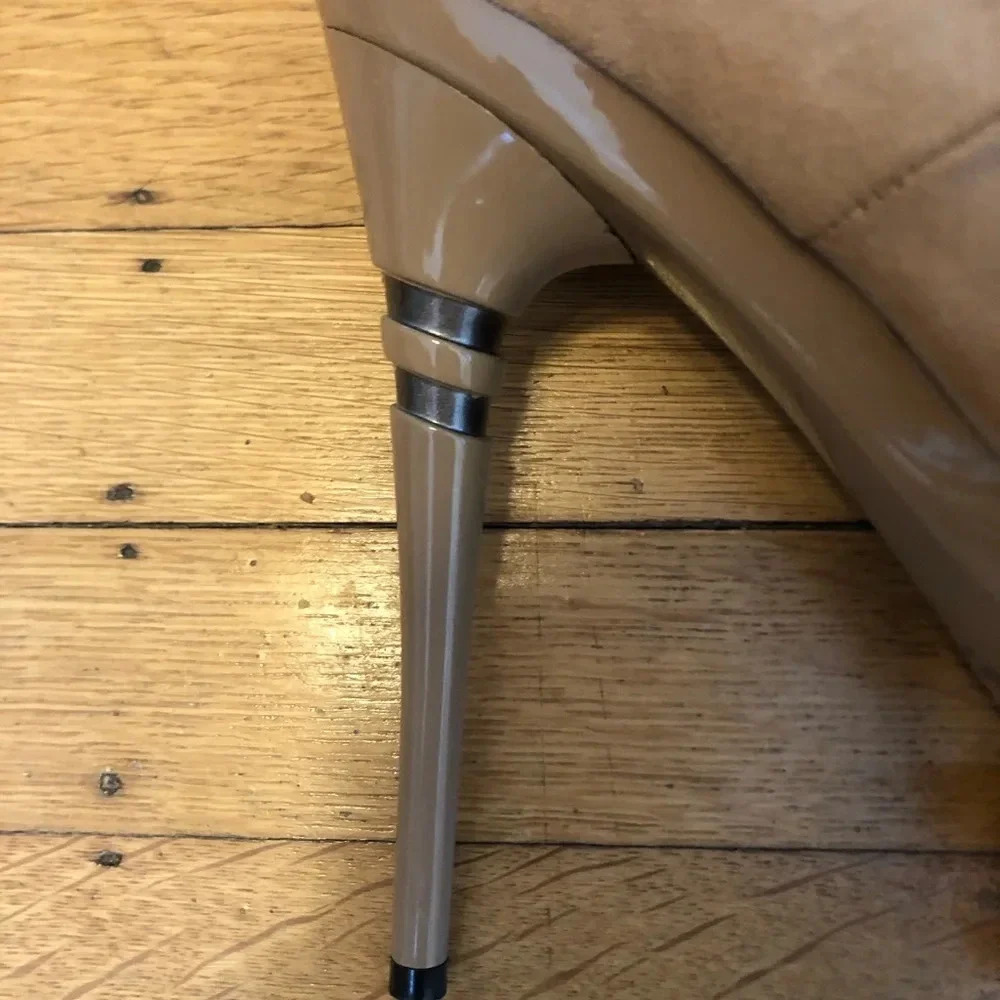 Sexy mile high platforms - Picture 9 of 9